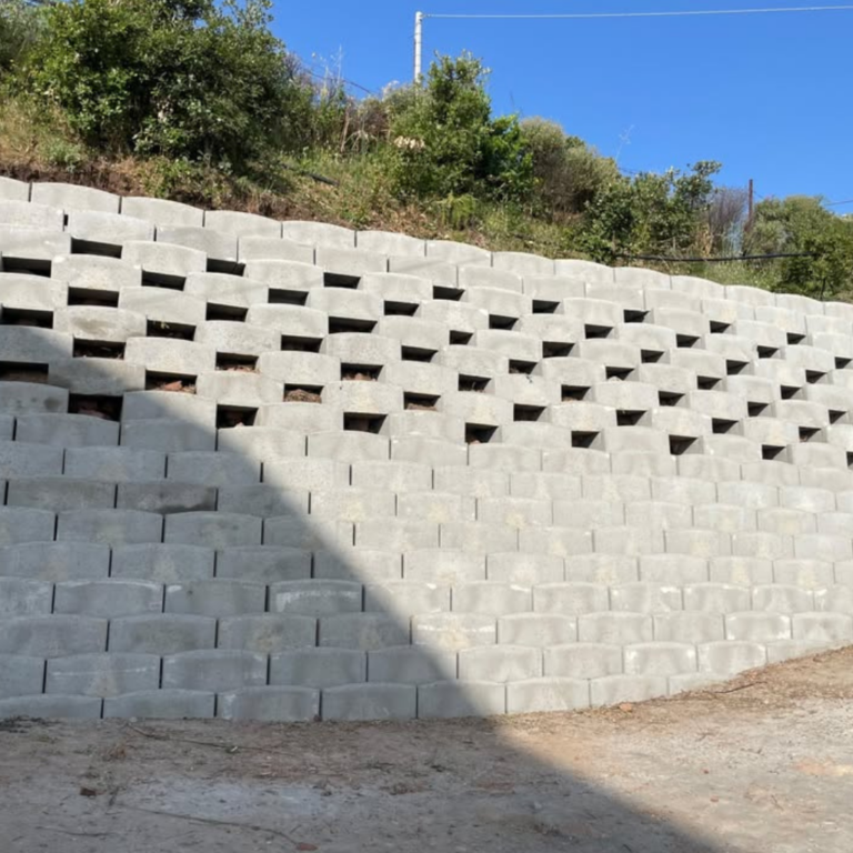 Muro a secco con blocchi a incastro